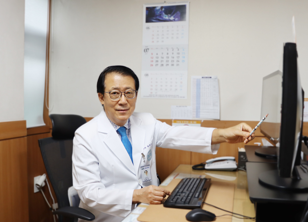가슴 통증, 단순 위염일까 심장질환일까? 전문가가 말하는 구분법 [이데일리]