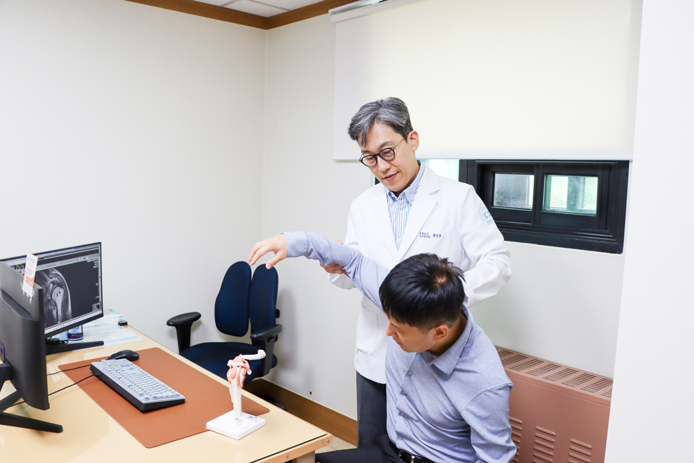 자다가 어깨 통증에 벌떡
