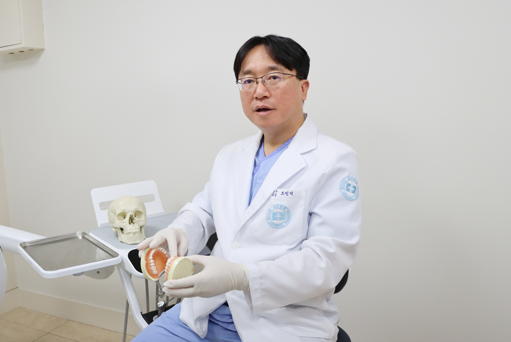닦아도 닦아도 하얀 혀…단순 백태 아닌 '이 질환' 의심 [약사공론]